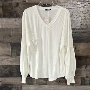 Women’s White V-Neck Long Sleeve Top with Pocket and Sleeve Detail